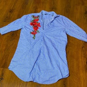 🌹Zara 🌹 Blue & White Striped Oversized Tunic Blouse w/ Red Floral Embroidery